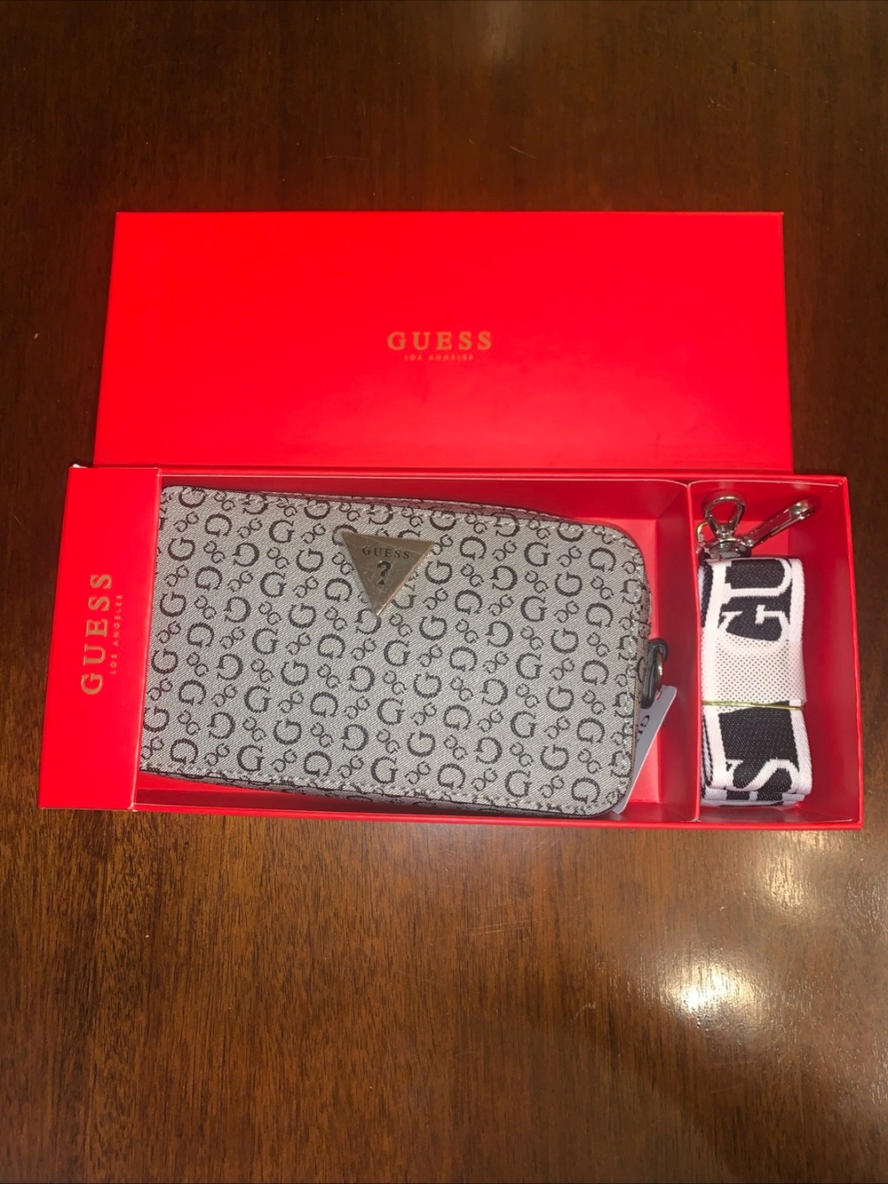 Guess Crossbody Purse (Strap Included) W/ Box And Tags!
